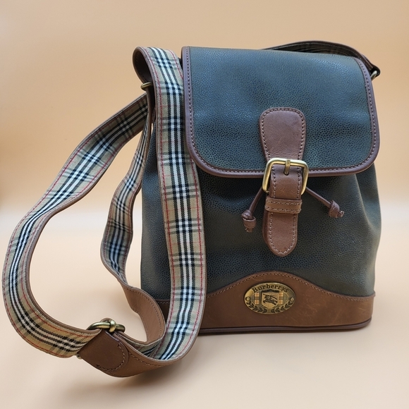 Burberry Handbags - Burberrys leather vintage England check crossbody shoulder bag..authentic !